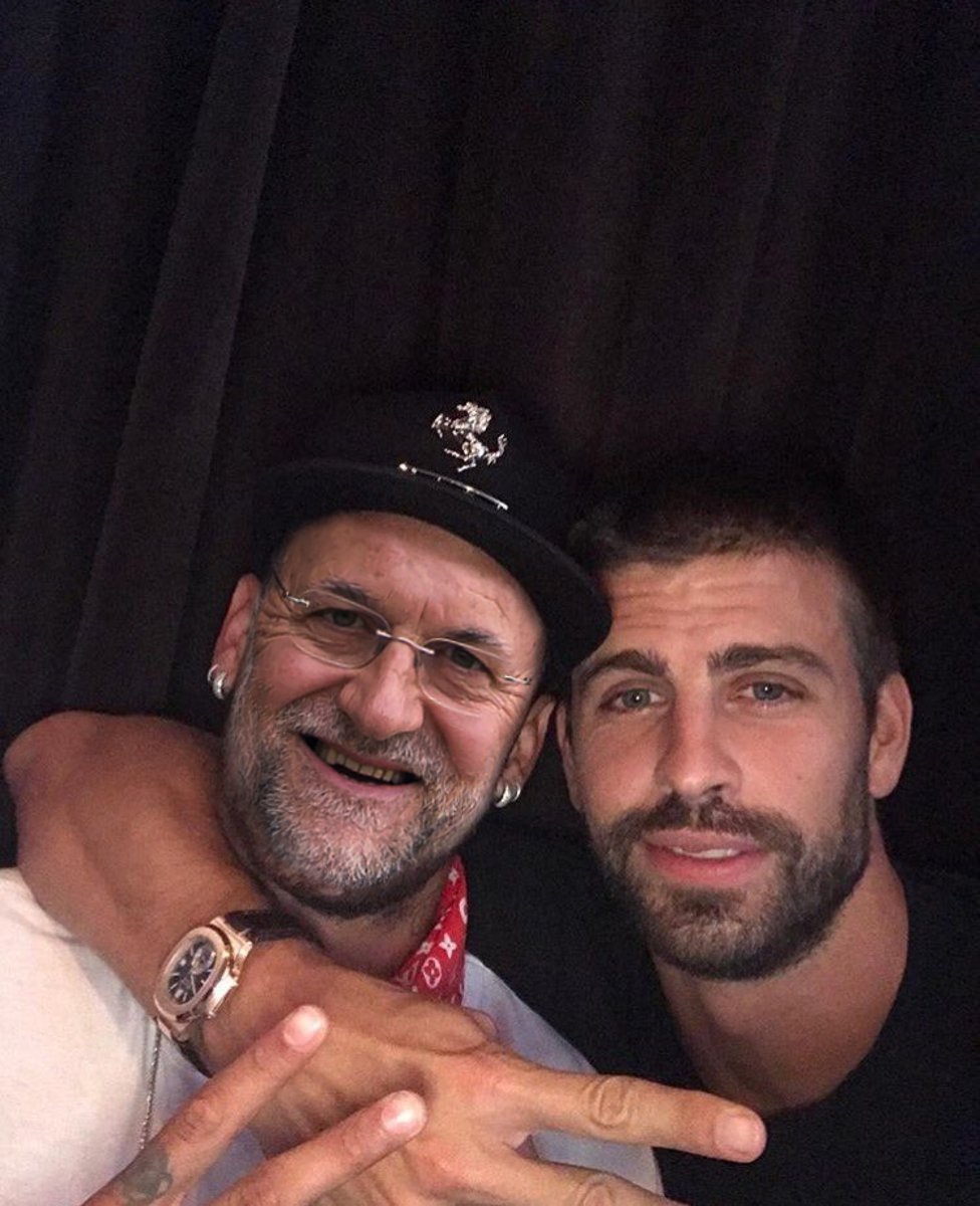Rajoy y Piqué, Se queda